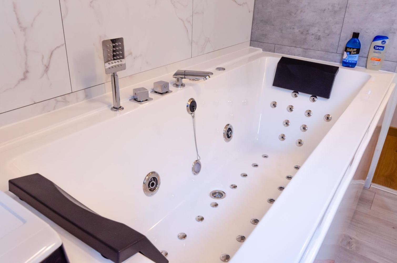Appartement Balneo-Detente Sainte-Helene-du-Lac Zewnętrze zdjęcie